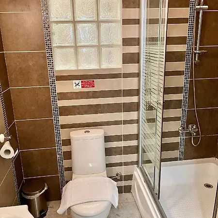 Palmyra-comfortable Cozy/city Apartment.
