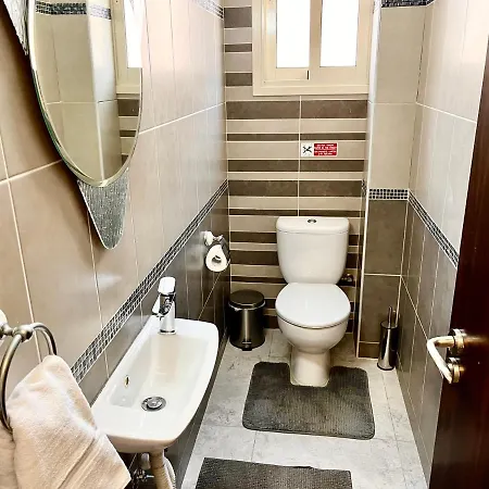 Palmyra-comfortable Cozy/city Apartment. *
